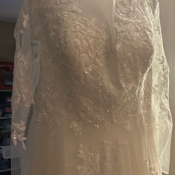 Oleg Cassini Ivory Lace Bridal Gown